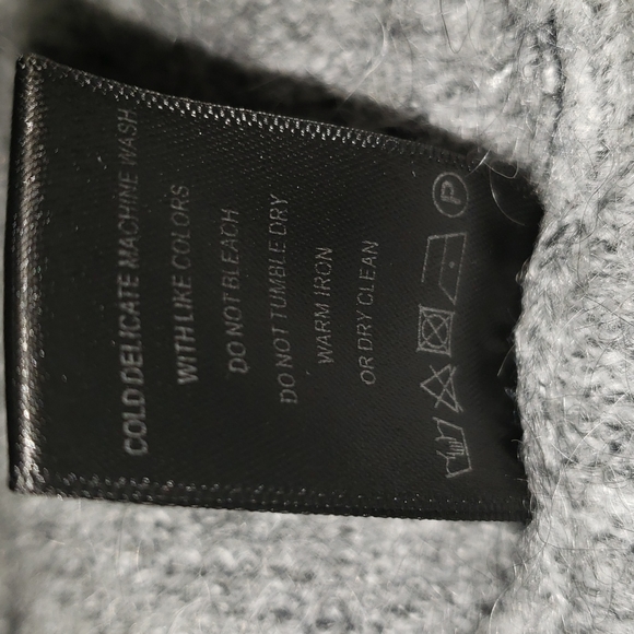 NWOT Kendall & Kylie turtleneck sweater - Picture 4 of 4